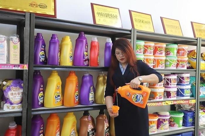 漢獅品牌洗護用品央視廣告暨戰略合作簽約儀式在莞成功舉行，電子產品銷售領域引關注